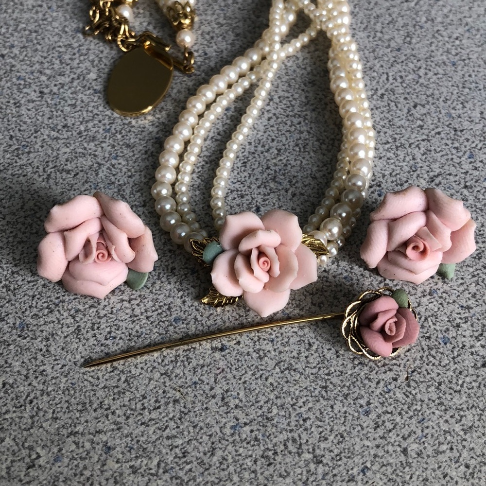 Pink Porcelain Rose Set